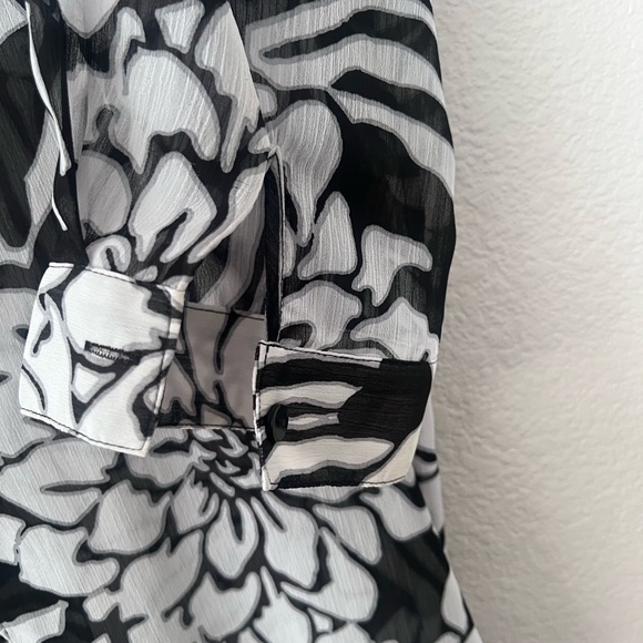 Chico's Black and White Button Down Shirt - Picture 4 of 6